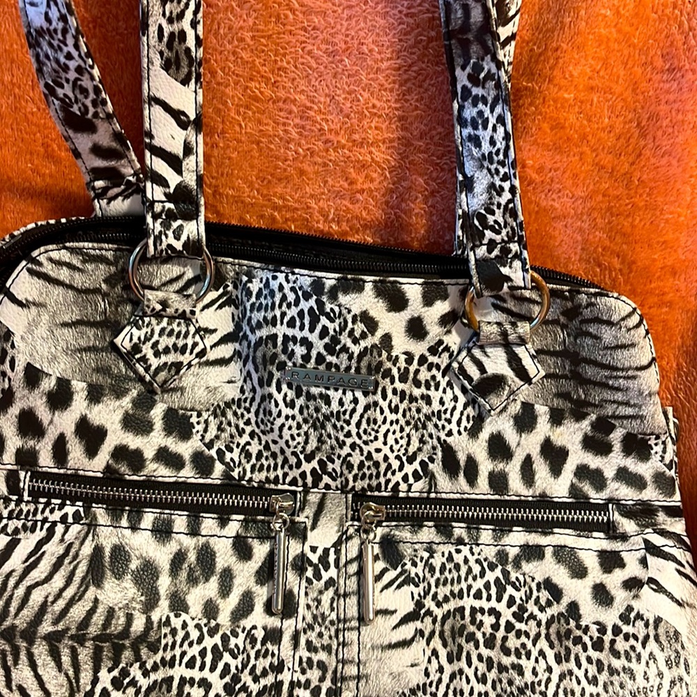 RAMPAGE shoulder purse perfect condition. Beautiful BW print. You’ll stand out!